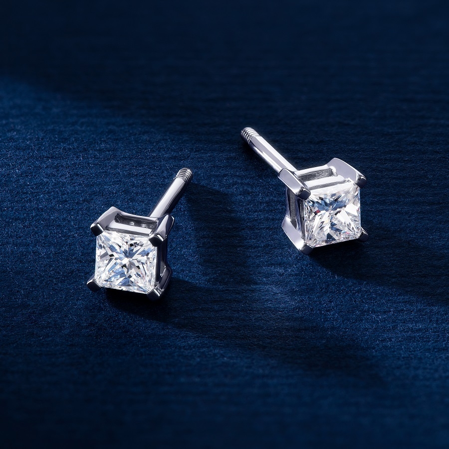 Серьги из платины с бриллиантами на девушке ПС-101-01 Платинум Лаб фото 5
