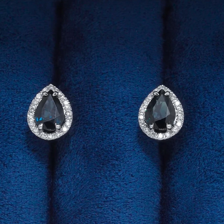 Серьги из платины с сапфирами огранки 